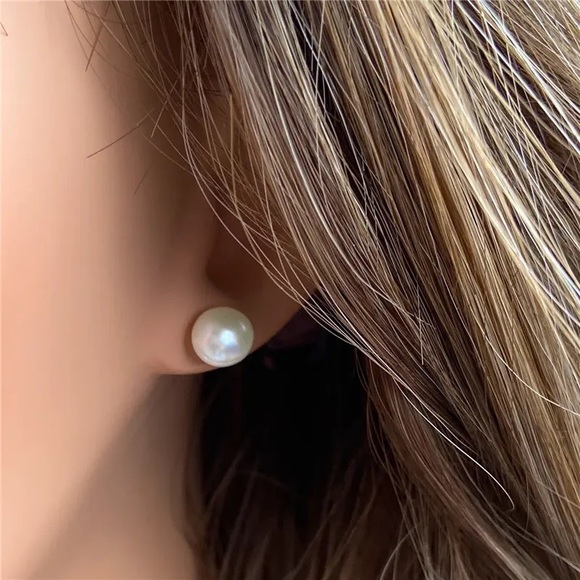 Pearl studs earrings (All Sizes) - Picture 3 of 8